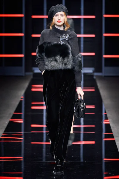 Look 36
